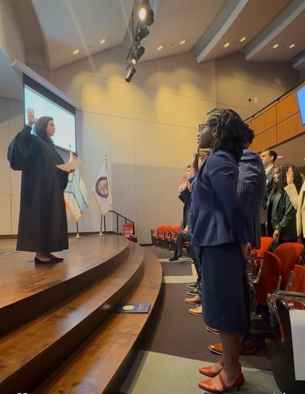 Judge Eileen Burke swears in the incoming 2025 Attorneys. 